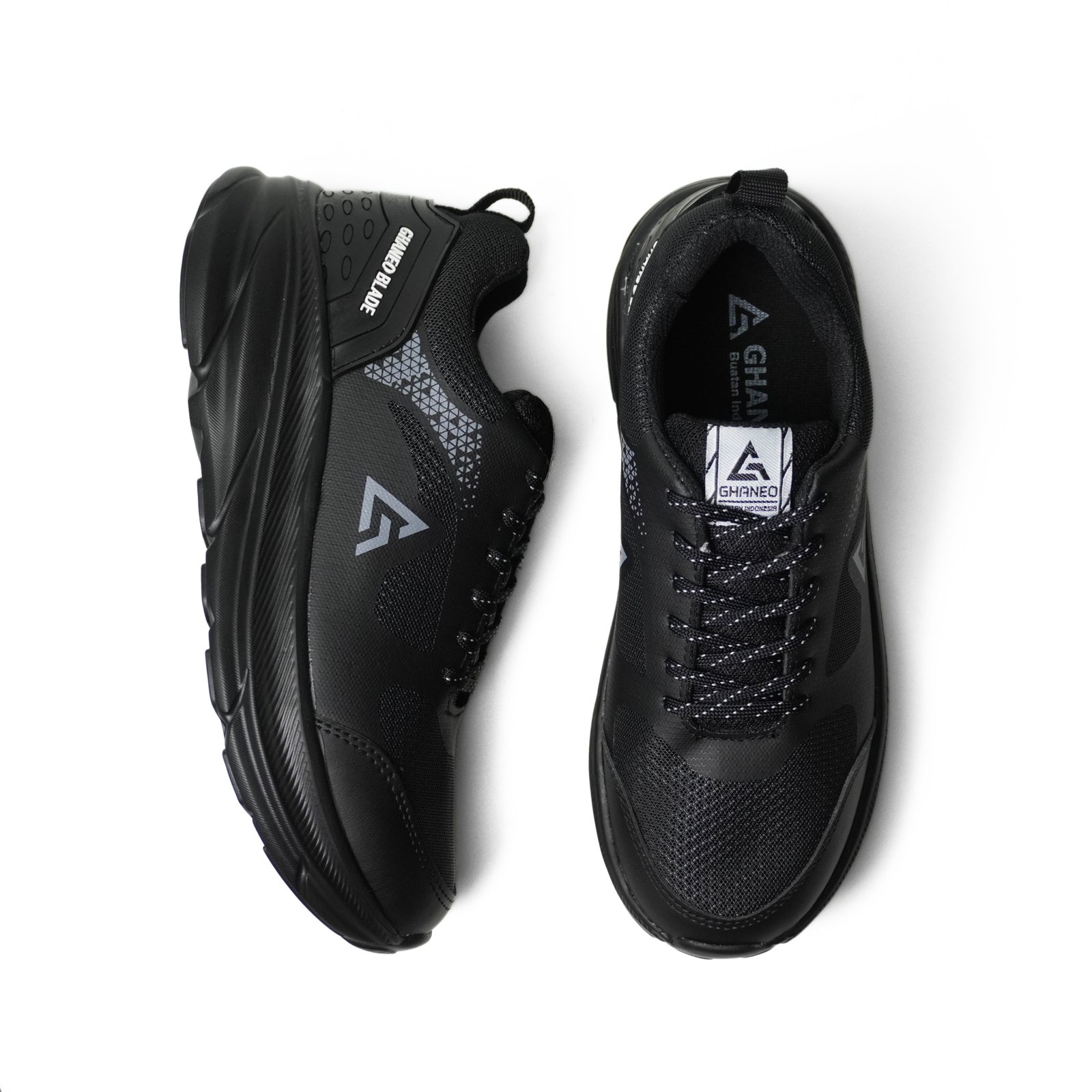 Sepatu Running Ghaneo Blade Hitam Putih
