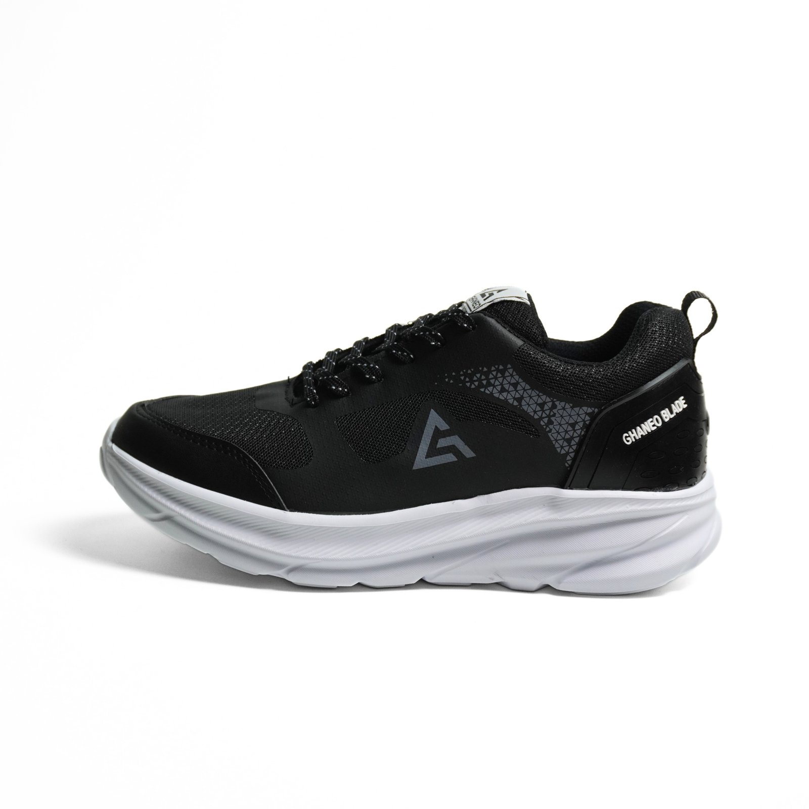 Sepatu Running Ghaneo Blade Hitam Putih